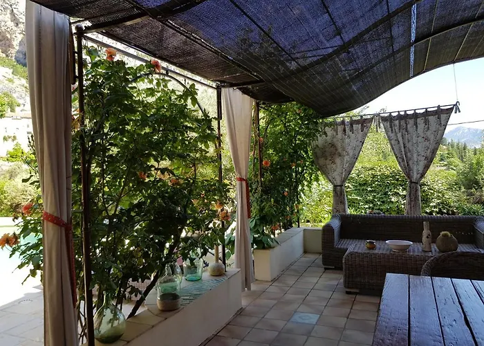 Bastide Des Oliviers Bed & Breakfast